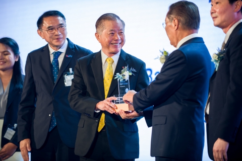 Kincentric Best Employers Thailand Awards 2019 - นายแพทย์สมอาจ วงษ์ขมทอง