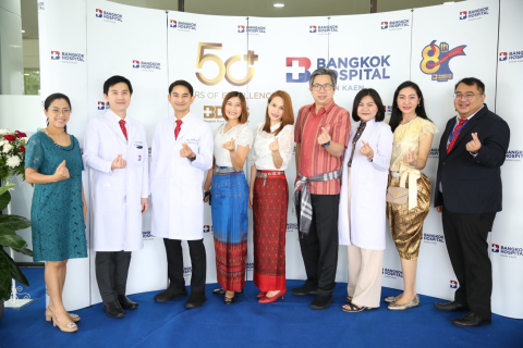 พญ. เพ็ญนภา จำปาทอง, นพ. ยุทธพงษ์ เต็มธนะกิจไพศาล, นพ. วัชรินทย์ อยู่สำราญ, นพ. อภิชาติ พิริยการนนท์, พญ. ศศิกานต์ ซื่อศิริสวัสดิ์, นพ. วิทยา คนงาม