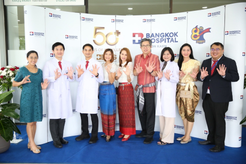 พญ. เพ็ญนภา จำปาทอง, นพ. ยุทธพงษ์ เต็มธนะกิจไพศาล, นพ. วัชรินทย์ อยู่สำราญ, นพ. อภิชาติ พิริยการนนท์, พญ. ศศิกานต์ ซื่อศิริสวัสดิ์, นพ. วิทยา คนงาม